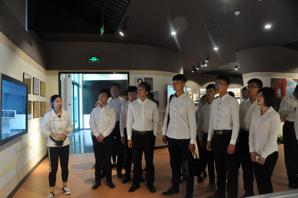 参观党史馆22.jpg